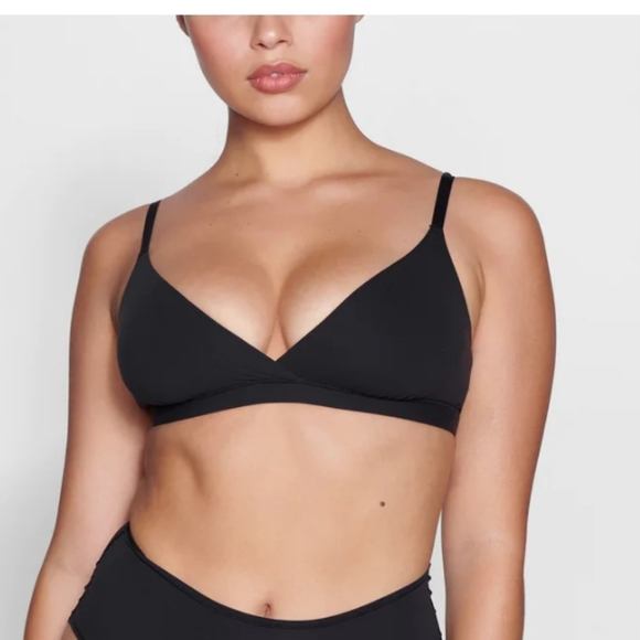 Nwt! Skims fits everybody crossover bralette onyx - Picture 2 of 7